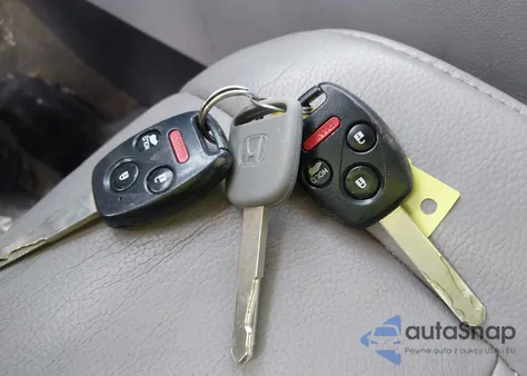 2014 Honda Pilot Touring z USA, uszkodzony, nr VIN 5FNYF4H94EB011149